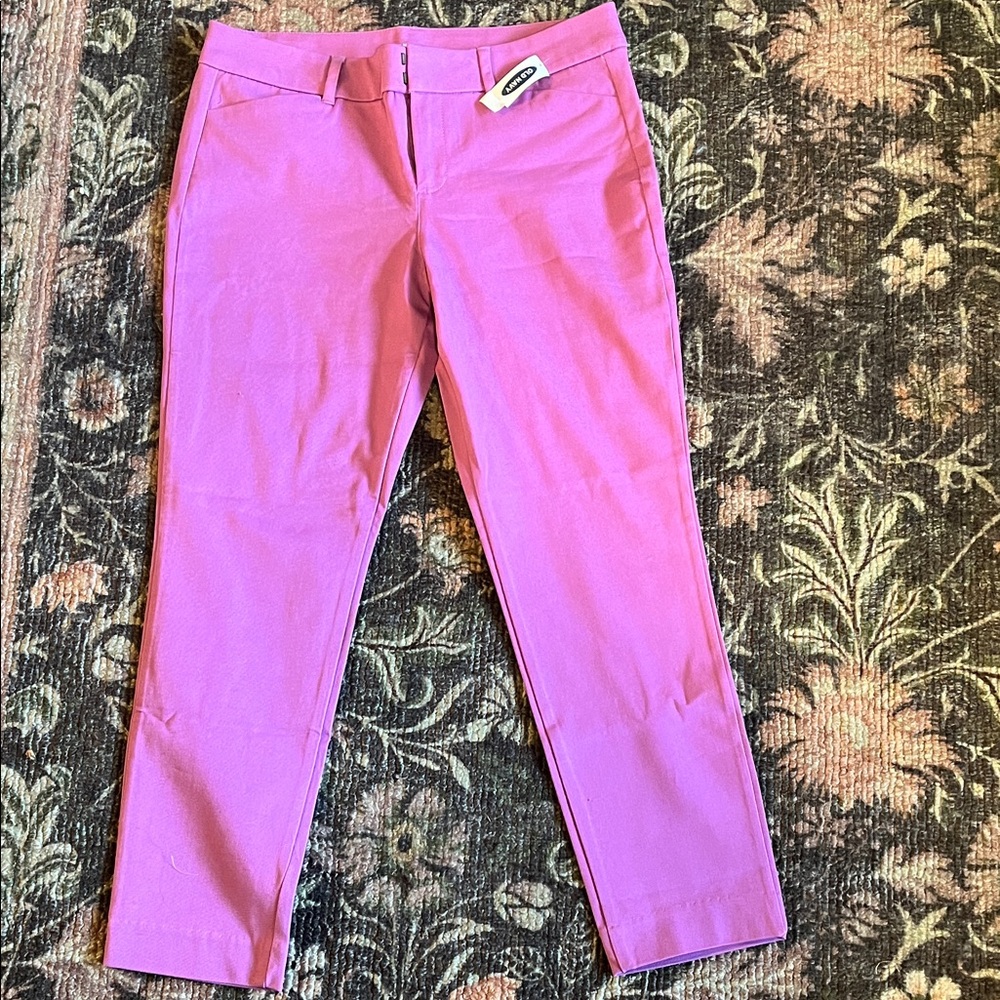 Old Navy Vibrant Pink Cropped Jeans